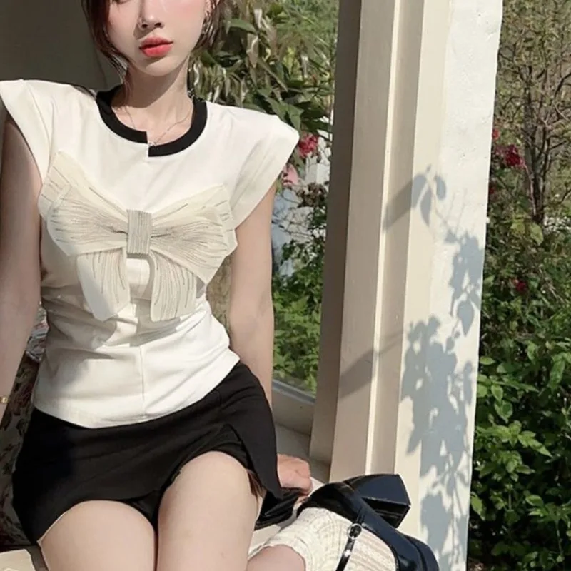 Simple and Casual Round Neck Cotton Pullover Summer New Short Sleeved Bow Women's Fashion Commuting Slim Fitting T-shirt Top