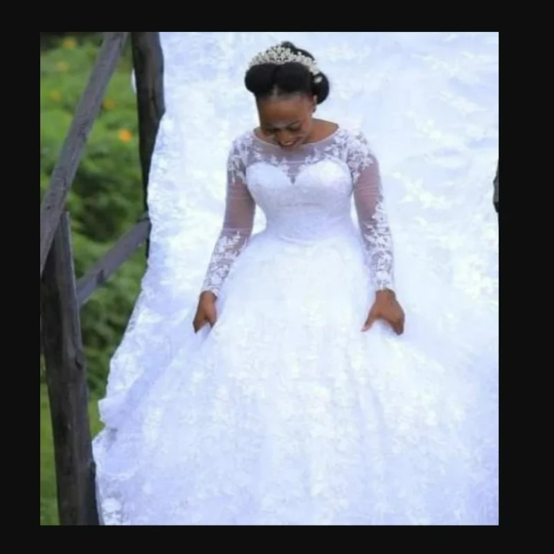 

Customized Sheer Neck Lace Applique Long Sleeve Wedding Dress Sweep Train Robe De Marriage Africa Garden Ballgown Bridal Gown