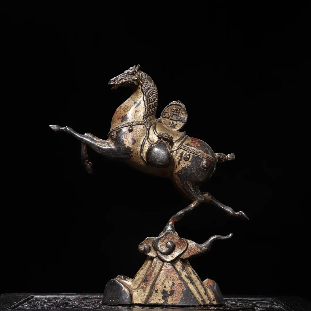 intage collectible, decorative ornament, bronze,Tang Dynasty flying horse send to money statue. Dimensions: 30cm high