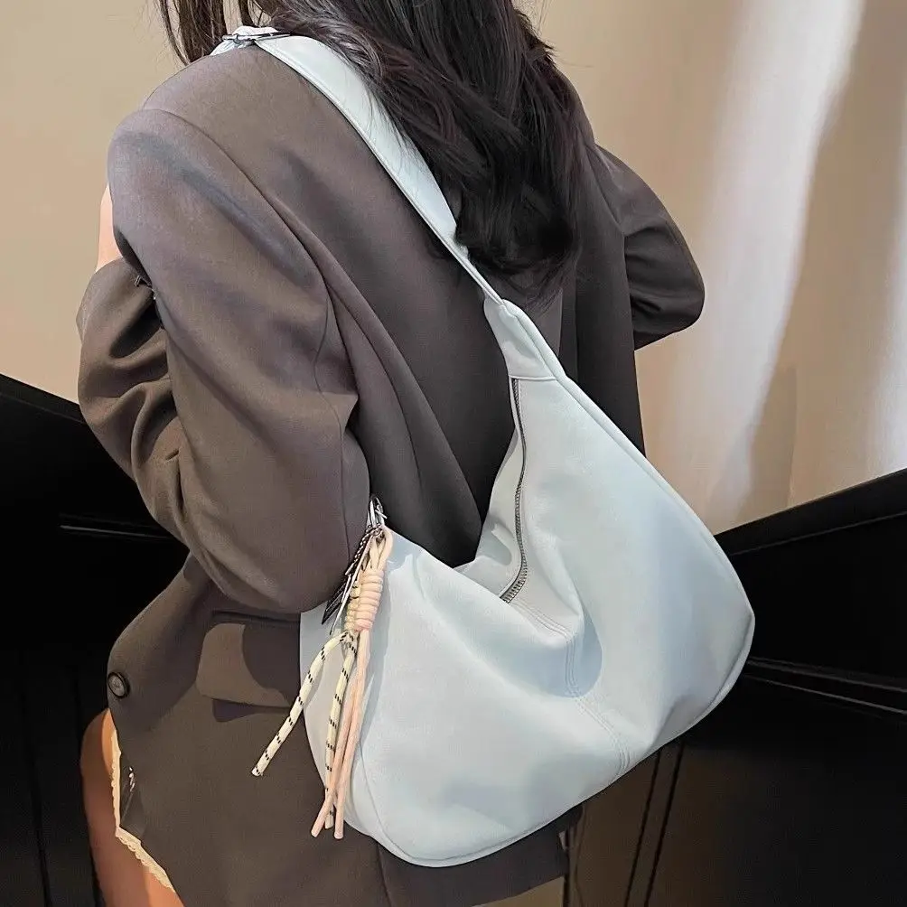 High-End Women 2025 New Trendy Velvet Simple Casual Shoulder For Class Commuting Crossbody Dumpling Bag ANI