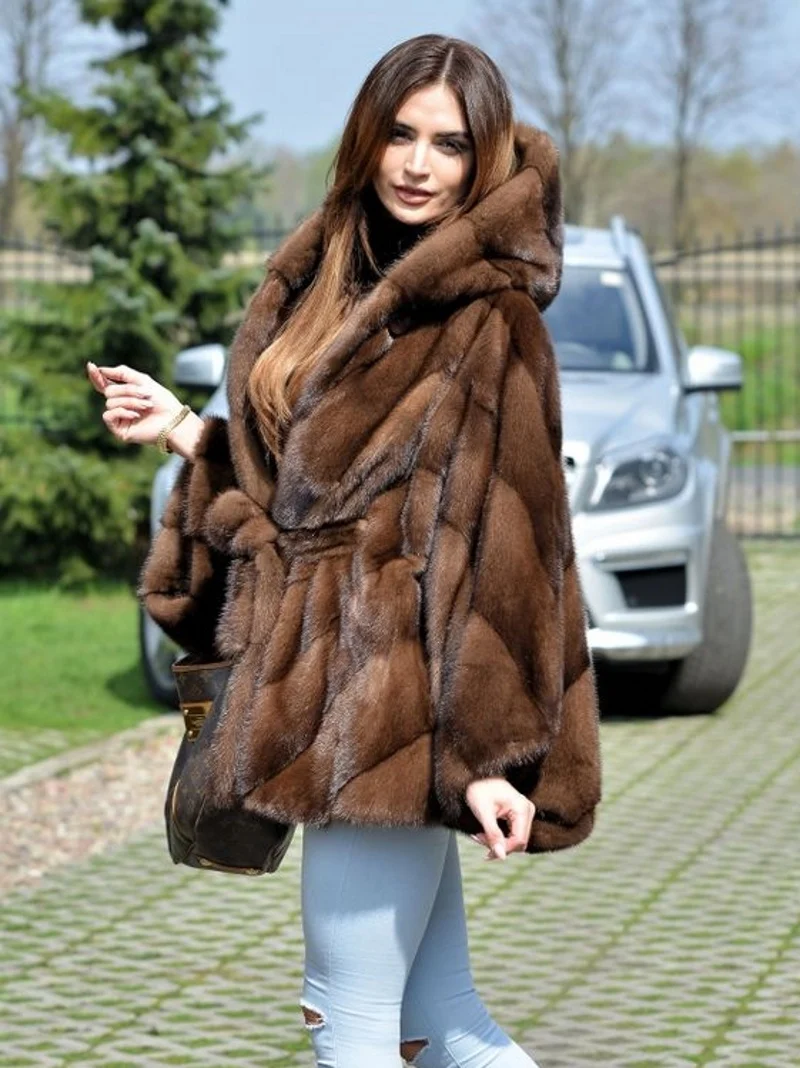 Hot Sale Of High Quality Faux Fur Coat Warm And Comfortable Hooded Short Faux Mink Coat For Women