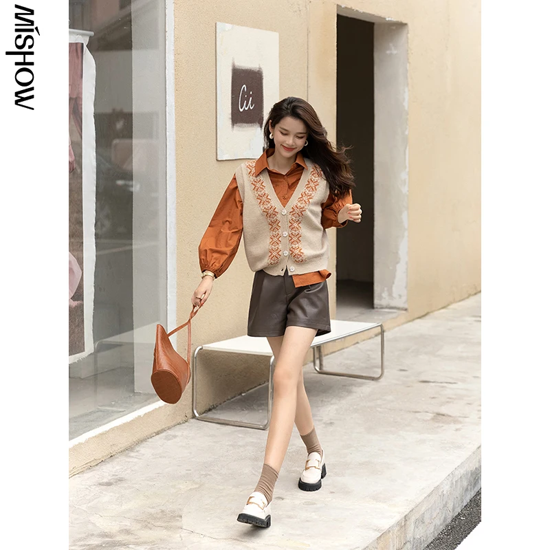 MISHOW 2024 Autumn Retro Sweater V-Neck Single-breasted Knitted Vests Women Casual Loose Sleeveless Tops Y2k Clothes MXA34Z0090