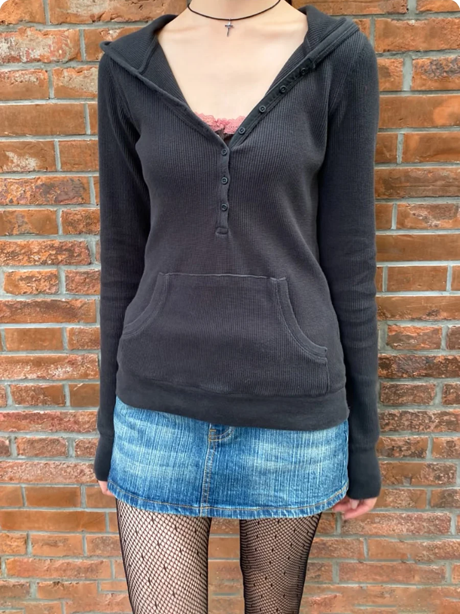 

Женская хлопковая футболка с длинным рукавом, черная, с капюшоном, карманами, приталенная, в стиле преппи, весенняя новинка, повседневная, с воротником-стойкой, с воротником-стойкой, с карманами, с капюшоном, приталенная, повседневная, в стиле преппи, с к