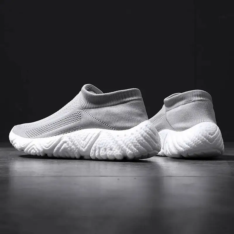 Sepatu Sneakers Pria 2023 Kasual Musim Panas Olahraga Bernapas Nyaman untuk Lari Anti Selip Elastis