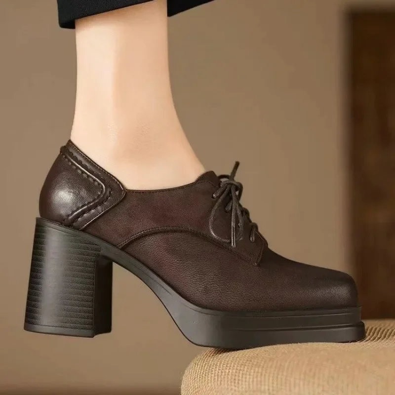 Mocassini con plateau da donna Tacchi alti autunnali Scarpe robuste alla moda Nuove scarpe da donna in pelle Chelsea con lacci Scarpe da ufficio