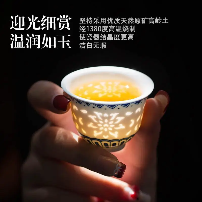 طقم شاي كونغ فو من البورسلين المجوف من Linglong، غرفة معيشة منزلية راقية، سيراميك أزرق وأبيض مرسومة يدويًا