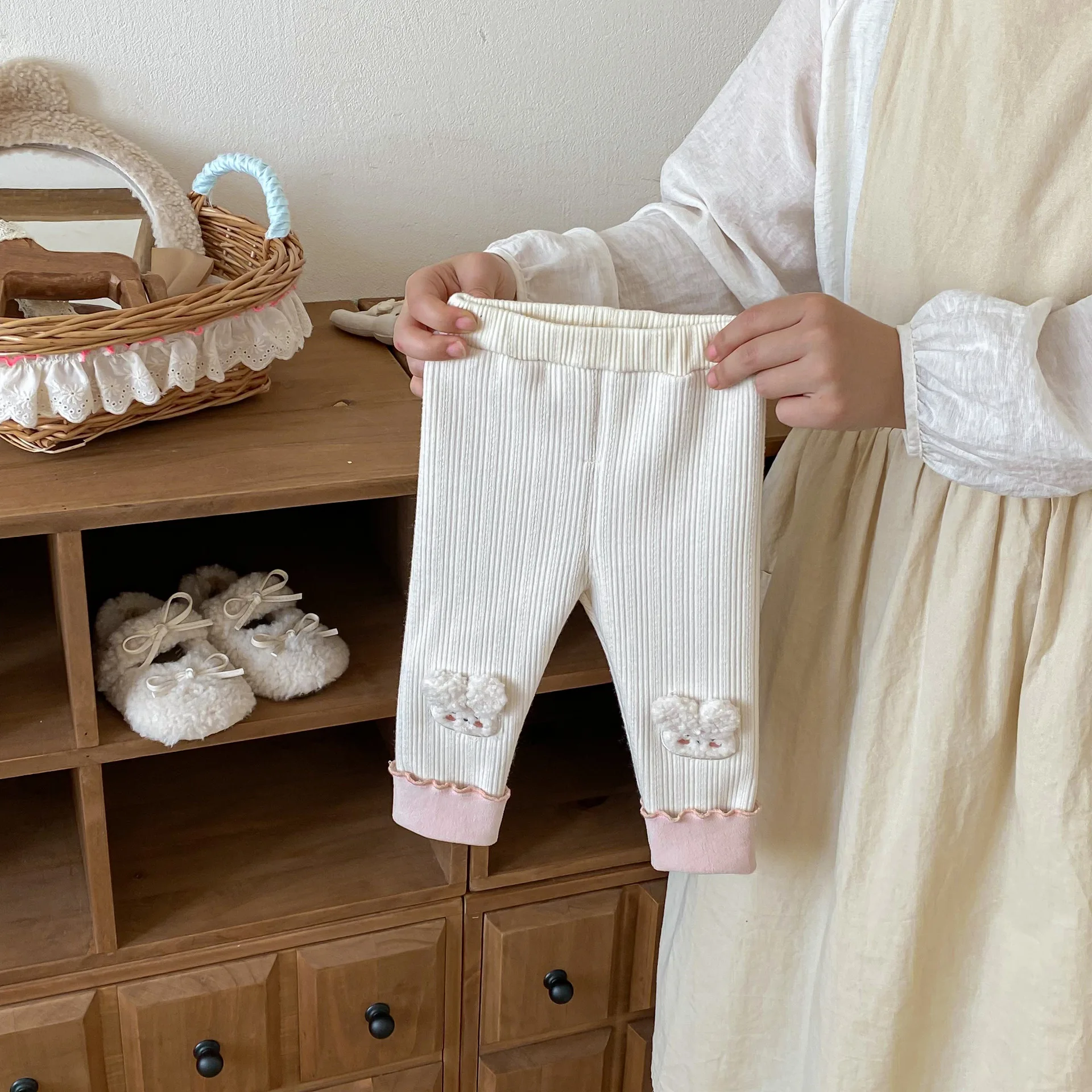 0–5 Jahre Kinder-Mädchen-Leggings, Kleidung, 2026, Frühling, mit Fleece gefüttert, niedliches Kaninchen, bestickt, warme lange Hose, weiche, dehnbare Hose – Detail 7