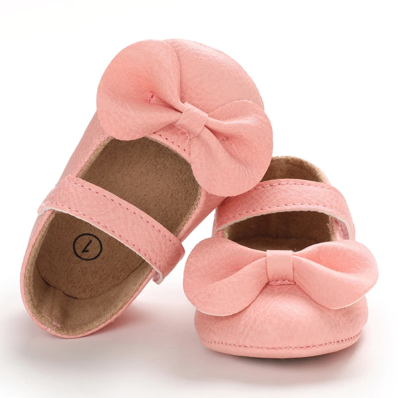 Einfarbige PU-Leder Prinzessinnen-Schuhe mit Schleife und rutschfester Gummisohle für Babys von 0-18 Monaten. – Detail 6