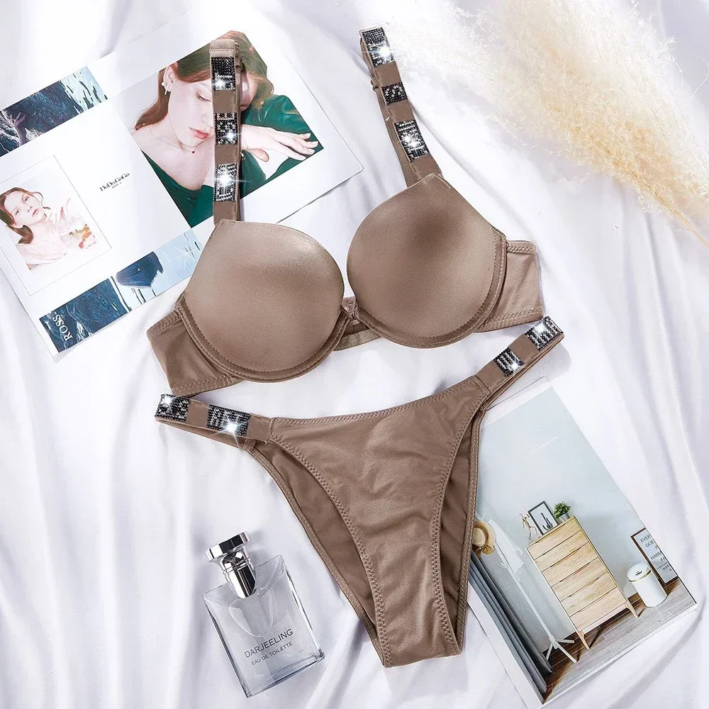 Sexy Women Underwear Rhinestone Bra and Panty 2 Pieces Set Comfortable Push Up Brassiere Adjustable Gathered Lingerie Wholesale