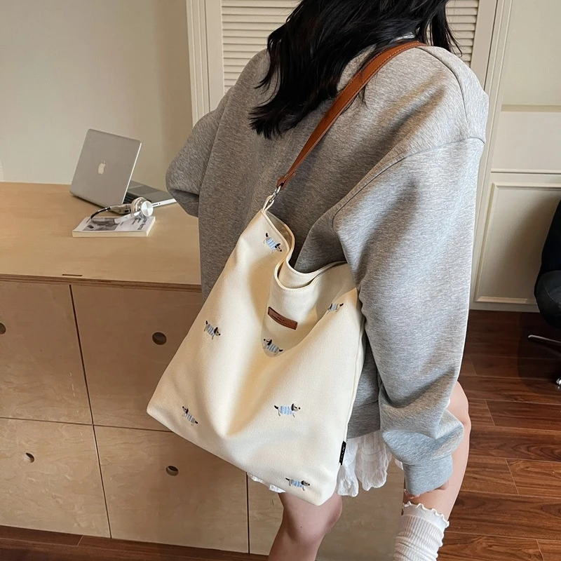 

Japanese Style Tote Bag Women Casual Shoulder Handbag Versatile Fresh Literary Crossbody Bag