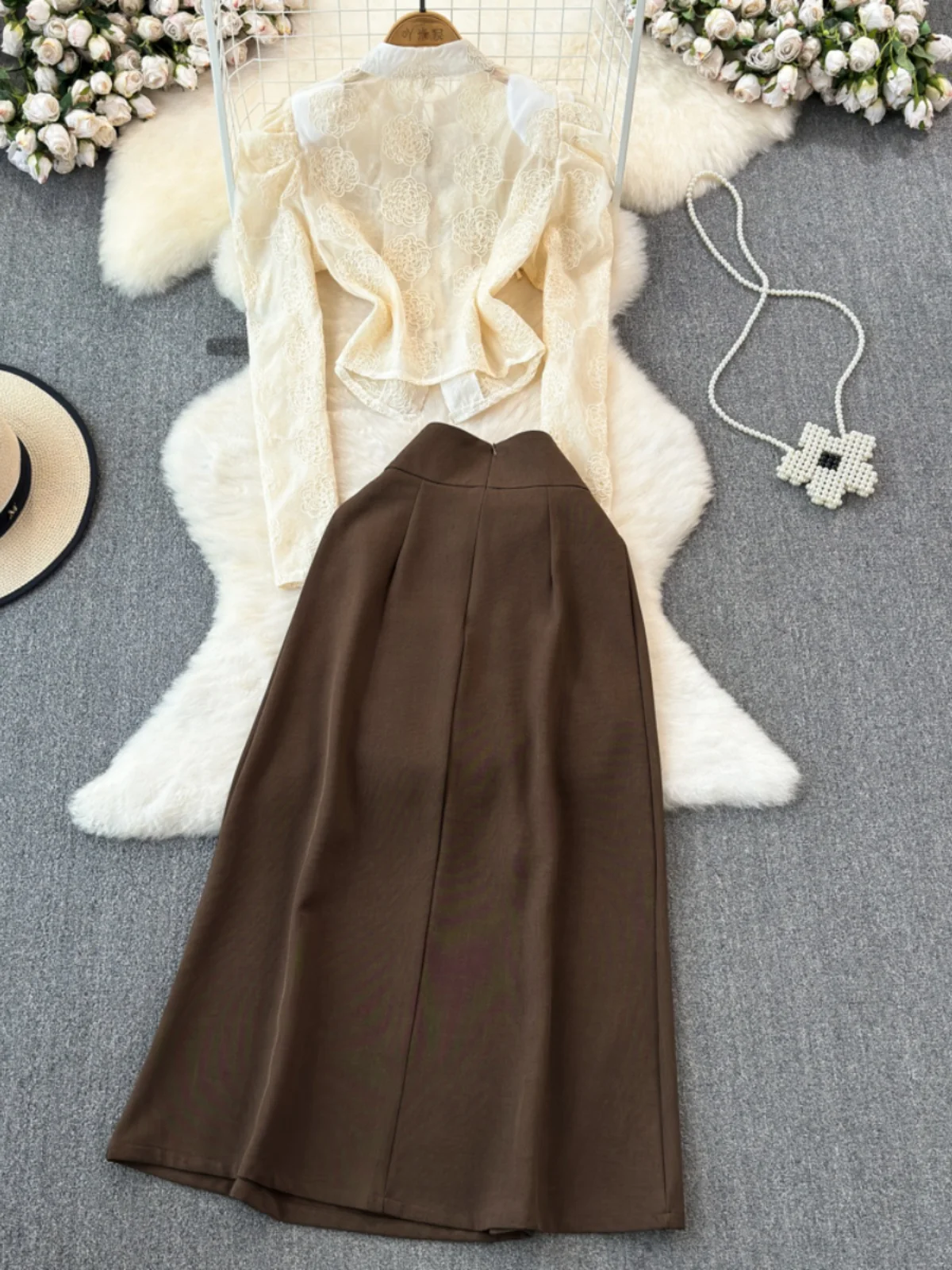 

Удобная вышитая цветочная текстура irt, летняя новая модная юбка с поясом, комплект из двух предметов, женская одежда