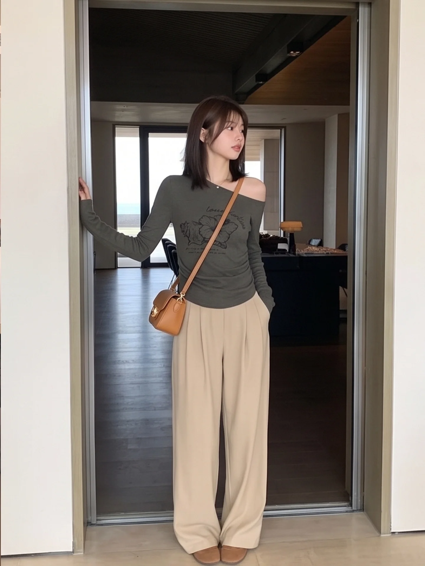 Korean Style Slim Fit Knitted Top Shoulder Bared Long Sleeve Women's Fashion Print City Walk Soft Comfortable Autumn Top