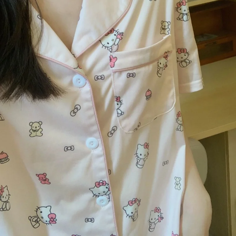 Sanrio-Pijama de dos piezas de Hello Kitty para niña, con patrones de dibujos animados, pantalones cortos finos de manga corta, ropa para el hogar, novedad de verano