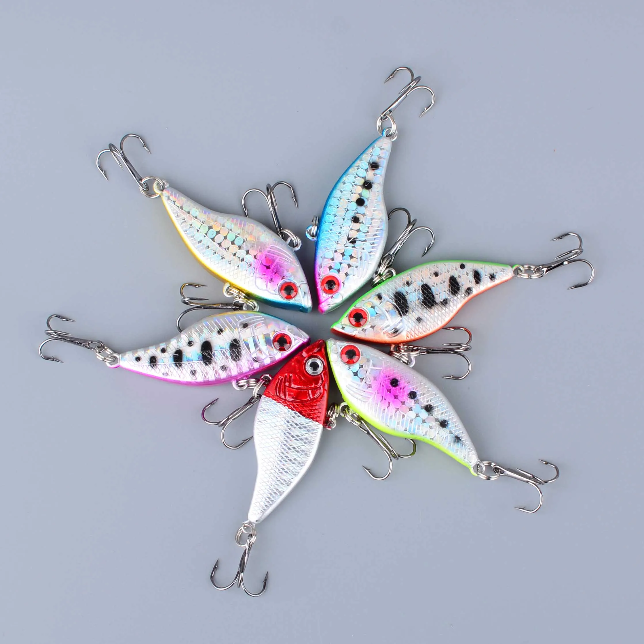 Señuelo wobbler con vibración anzuelos para pesca de arrastre - imagen 3