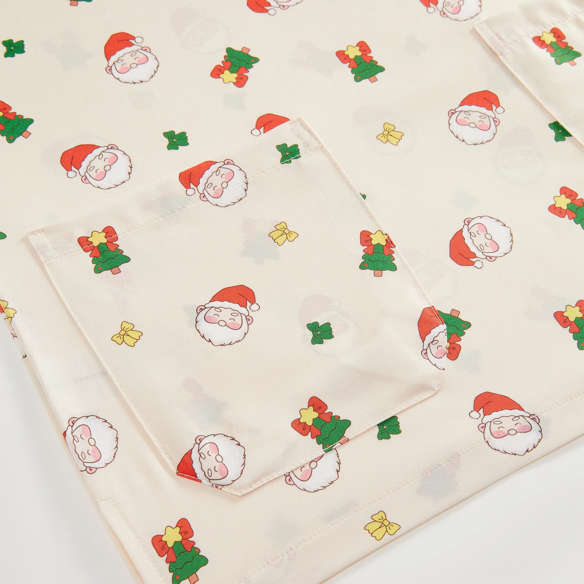 【Christmas】Women Scrub Top Beige Santa Claus Print Holiday Workwear for Nurses Surgical Medical Clinical Cartoon Uniform