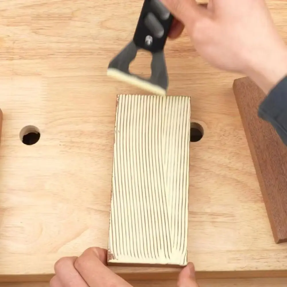 

Multipurpose Aluminum Glues Spreader Scraping Plate Ergonomic Handle Glues Applicator Notched Applicator Handmade