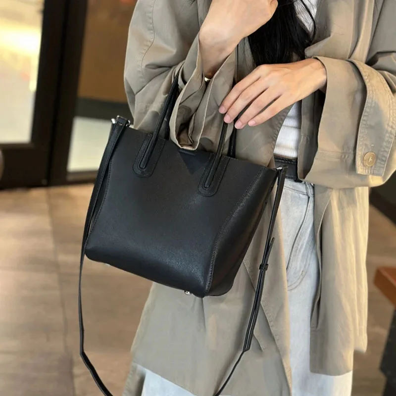 

Retro Style Genuine Leather Handbag Top-grain Cowhide Fashionable Shoulder Bag Simple Women Crossbody Bag for Going Out Shopping