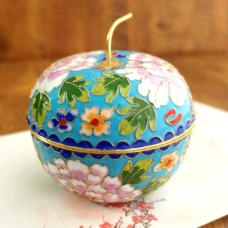 

Artistic Jingtailan Apple Trinket Box with Detailed Filigree and Enamel – Handmade Figurine & Miniature Decorative Ornament