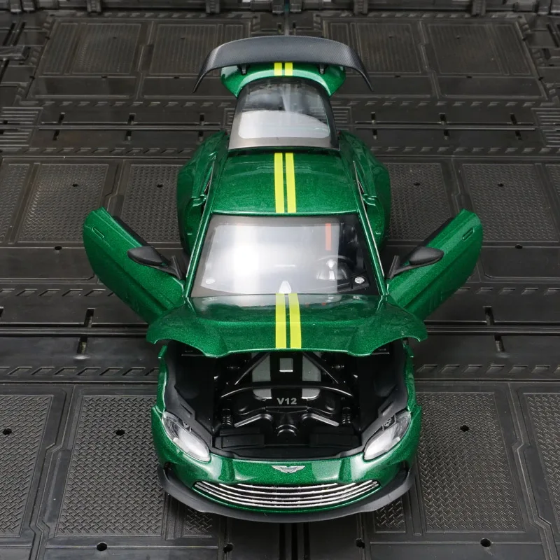 1:24 Aston Martin VANTAGE V12 adorno de modelo de coche de aleación, puertas y capó de motor, maletero se puede abrir detalles ricos mano de obra fina