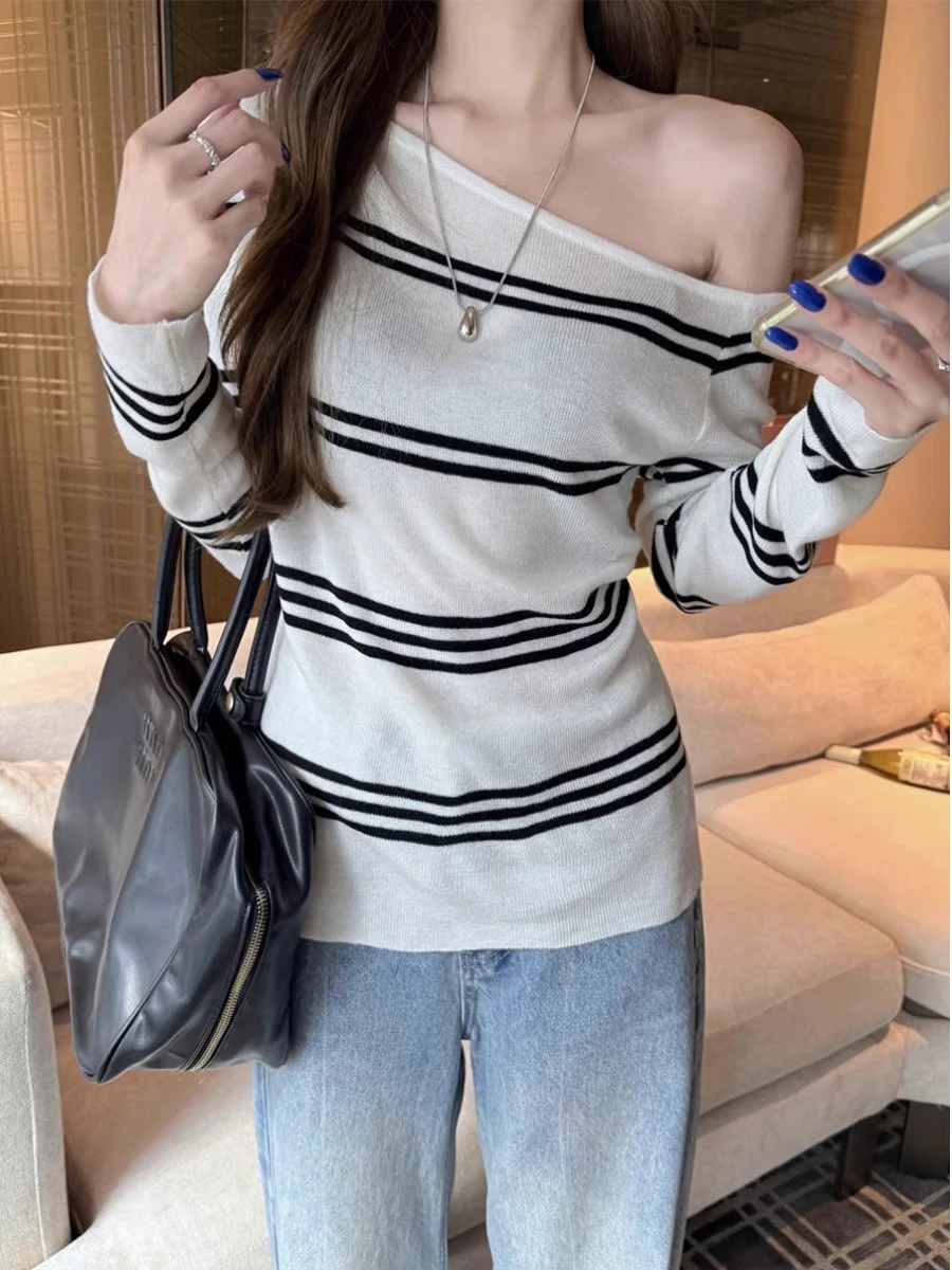 

Women's Bla White Striped Long Sve Knitted Sweater oulder Bared Base Layer Sweet Spicy High End Feel Casual Top