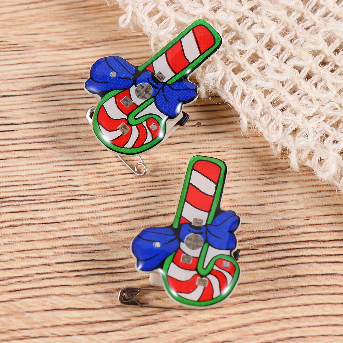 

25 Pcs Glitter Brooches LED Glowing Badges Luminous Enamel Pins Christmas Decor Backpacks Fashion Jewelry Corsage Gifts