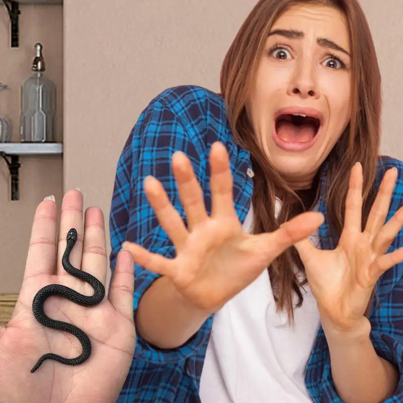 10.5cm Miękki wąż zabawkowy TPR Czarny wąż symulacyjny Realistyczny straszny wąż Zabawki dla dorosłych dzieci Nowość Śliczna zabawka Wąż Tricky Toys