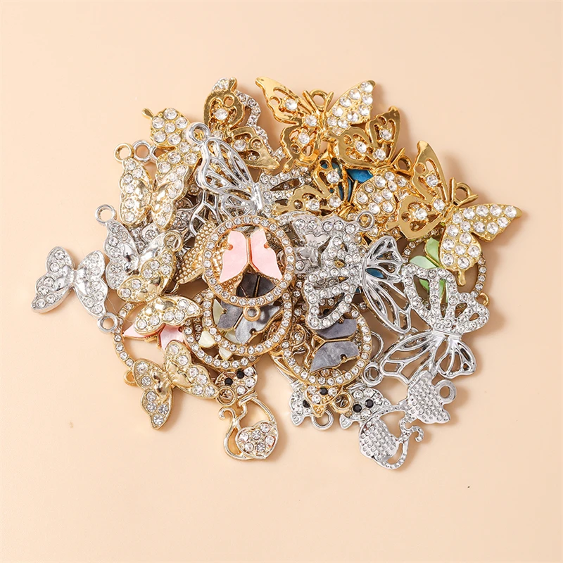 20 Stück niedliche Schmetterlingsanhänger aus Kristall und Metall für die Schmuckherstellung, geeignet für Ohrringe, Halsketten, Armbänder und DIY-Bastelarbeiten. – Detail 3