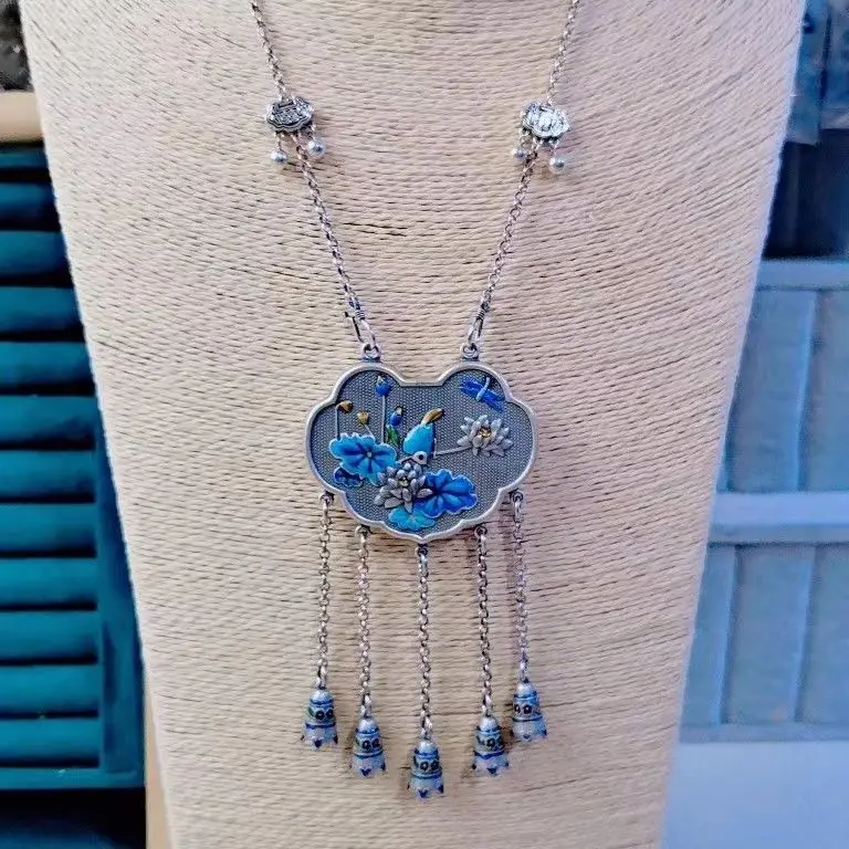 

Chinese-style Glue Dropping Tassel Blossom Rich Silver Lock Pendant with Eyebrows and Ruyi Lock Sweater Necklace Pendant Women's