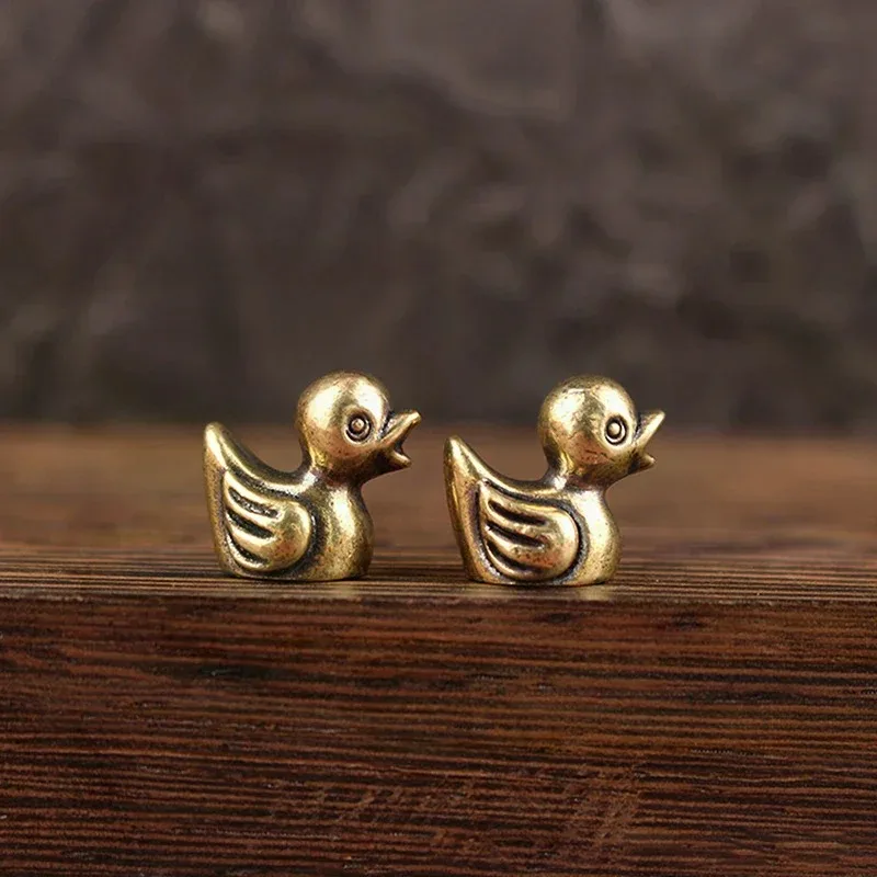 2Pcs Brass Duck Statues Handcrafted Ornaments, Pet Style Coffee Table Decor Cute Duck Desktop Decorations & Holiday Gifts