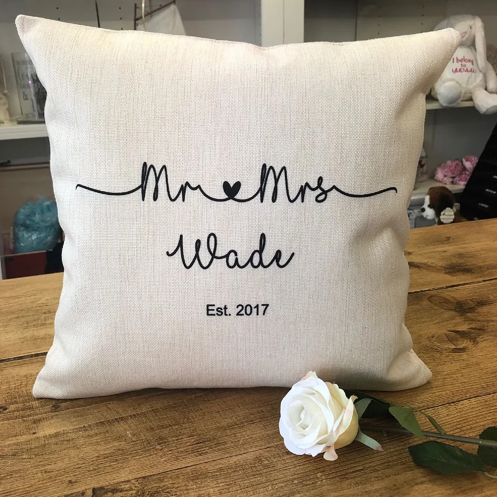 

Custom Mr & Mrs Pillowcase Wedding Souvenirs Exquisite Anniversary Gift for Her/his Wedding Room Decoration Couple's Products