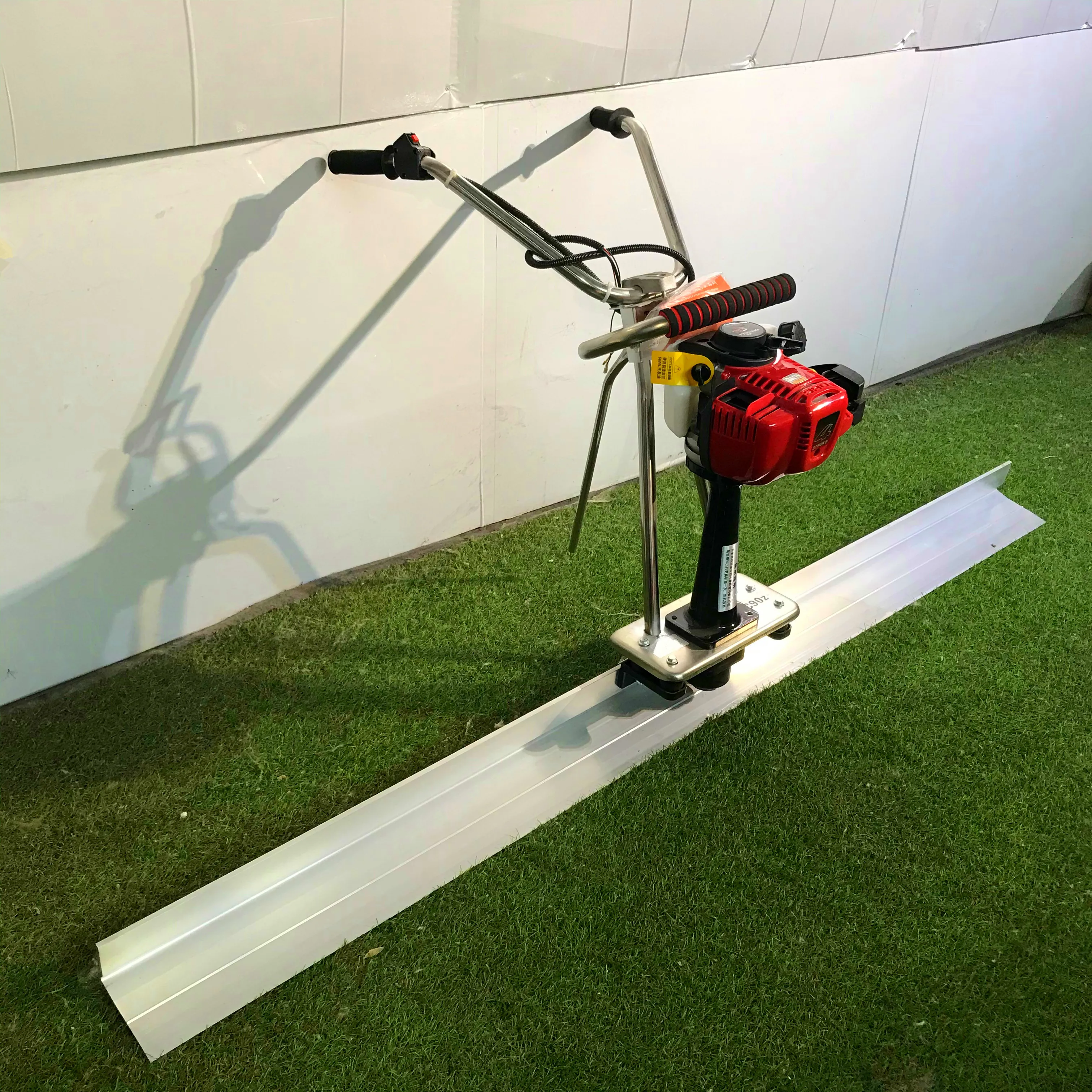 

Вибрационная бетоноукладочная машина для полов (бензиновая)