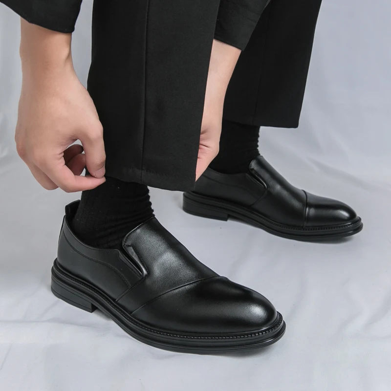 

Модные и универсальные лоферы, фирменные мужские деловые удобные кожаные туфли, качественная мужская обувь для вождения на износостойкой подошве