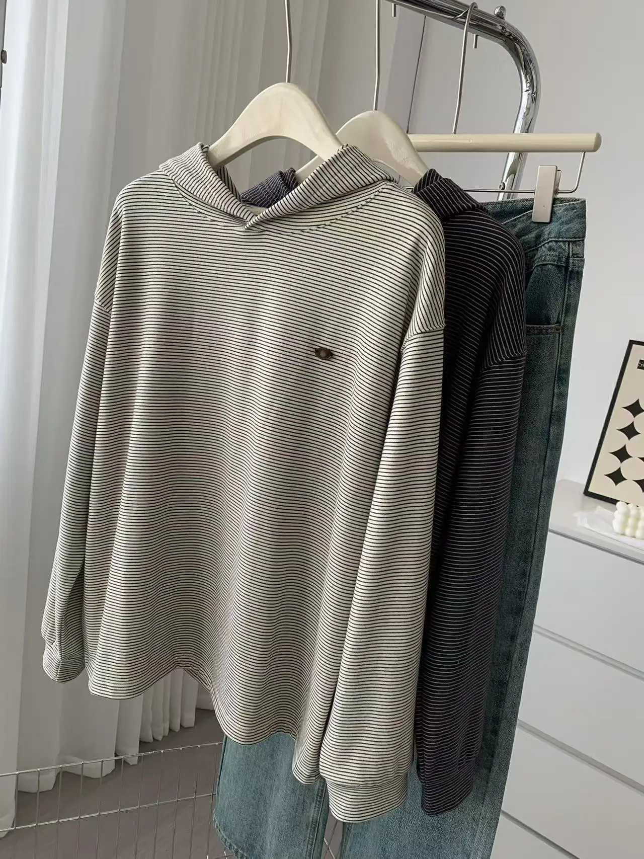 

Модная полосатая женская толстовка с капюшоном на пуговицах, новинка 2025, осенние свободные женские пуловеры с длинными рукавами, толстовки большого размера