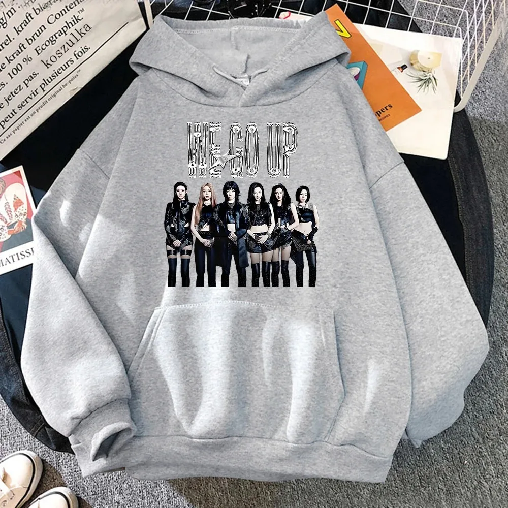 Babymonster We Go Up هوديي ريترو المرأة هوديس الإناث الخريف الشتاء الملابس لمحبي الهدايا الجمالية البلوز الرياضة الجرافيك