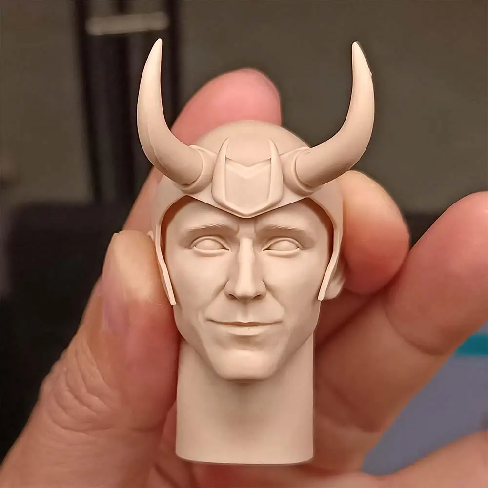 1/6 Scale Tom Hiddleston Male White Film Head  Model PVC Long Neck Helmet 12-Inch Action Figure Body Doll