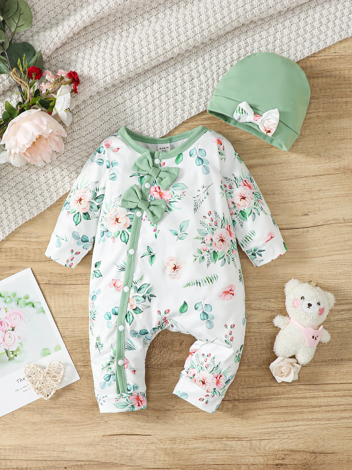 

Full Moon Girl Baby Long Sleeve Round Neck Onesie Green Color Flower Print Sweet Spring And Autumn Clothes Solid Color Bow Hat
