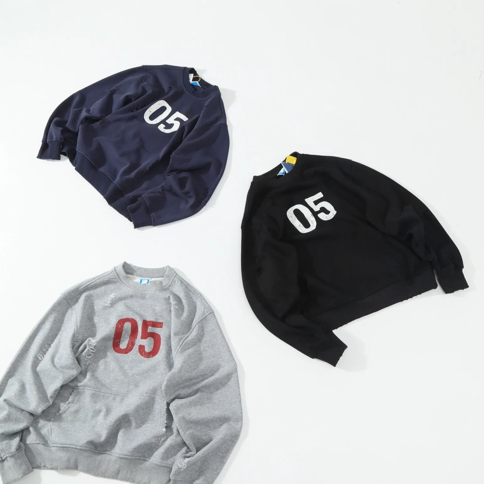 UNDEFEATED 05 Letter Print Distressed Ripped Heavyweight French Terry Crew Neck Loose Fit Unisex Long Sleeve Casual Sweatshirt