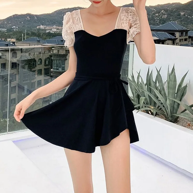 2023 Summer Fashionable Square Neck Panel Lace Short Sleeve High Waist Lace Up Irregular Short Skirt Beach Style Two Piece Set