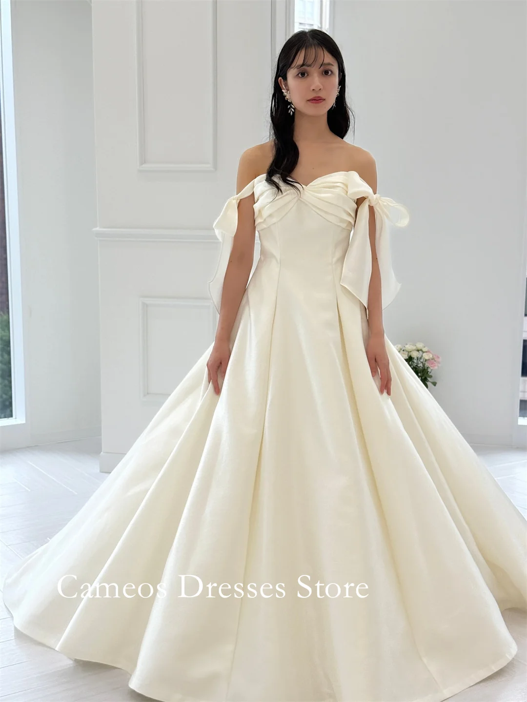 

SONDR Customized Off Shoulder Ivory Satin Simple Wedding Dresses Short Sleeves Korea Brides Gowns Women Bridal Dresses