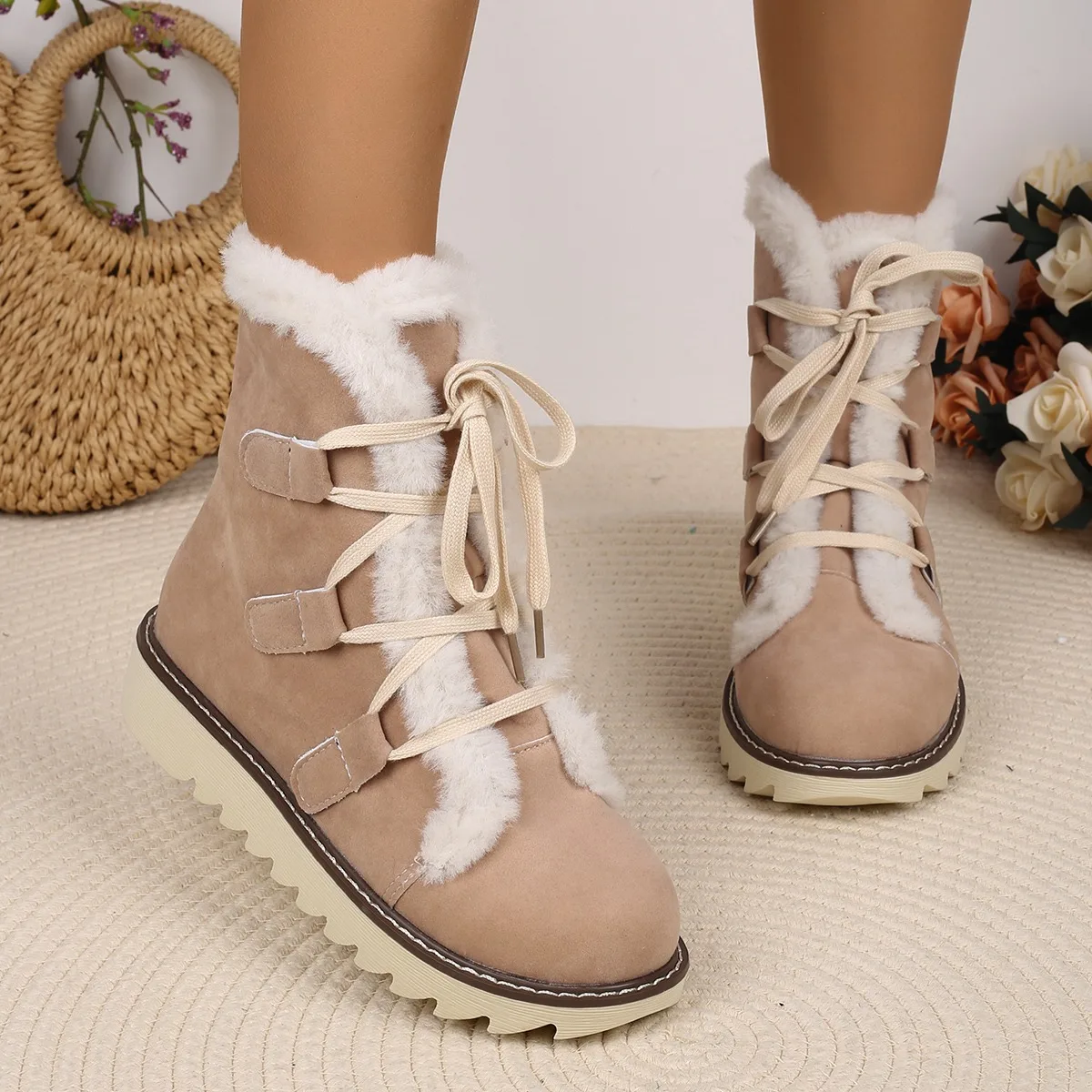 Botas de nieve gruesas y cálidas para mujer, zapatos antideslizantes con plataforma y cordones, informales y cómodos para exteriores, Invierno