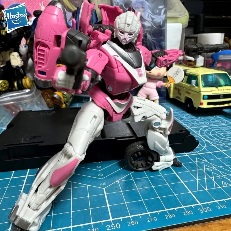

【IN STOCK】Hasbro Transformable toys Studio Series SS85 Deluxe Class Arcee Action Figure Robot Toy Collectibles Gift Hobbie