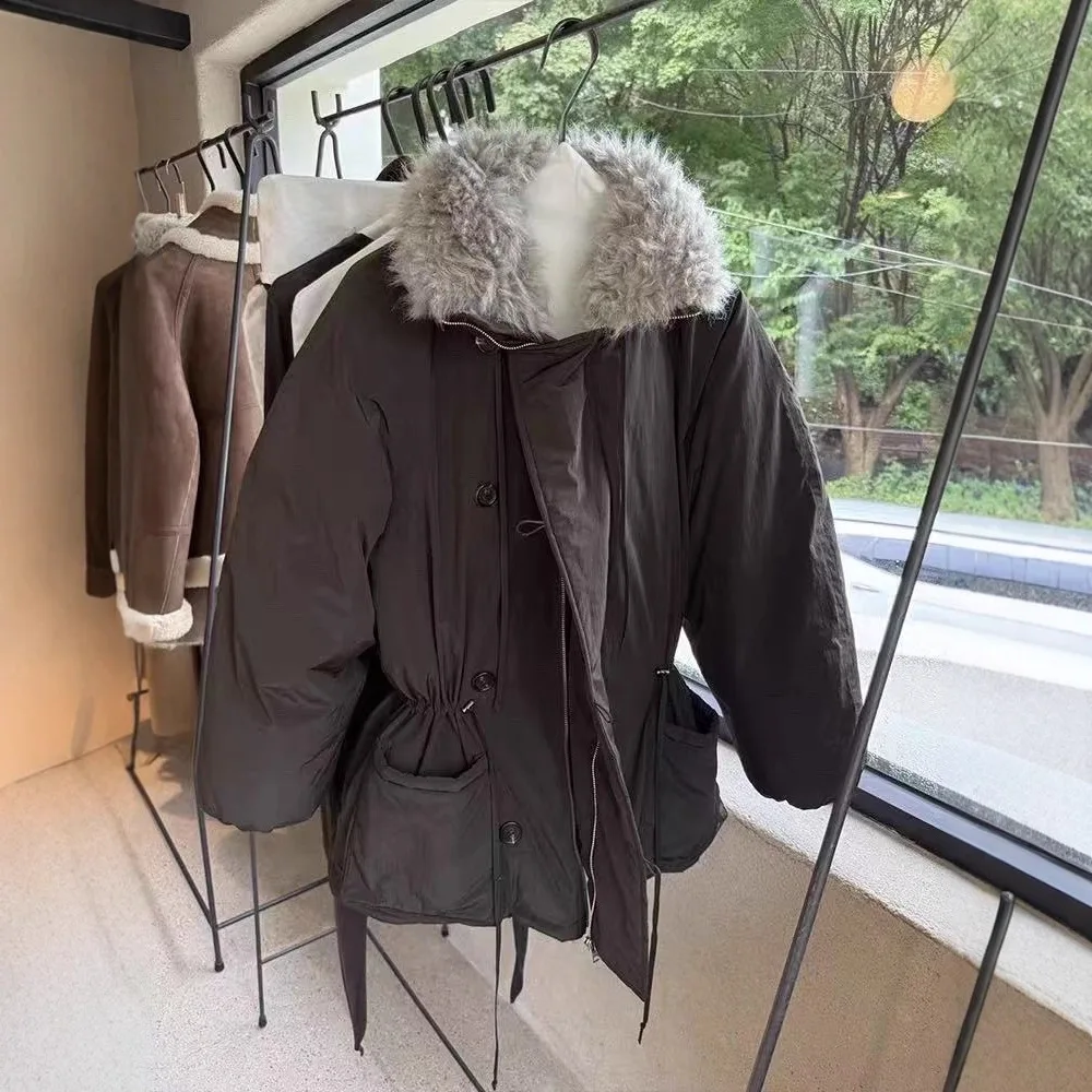 Kurtka puchowa Veso 25FW z futrzanym kołnierzem, koreański styl, nylonowa tkanina, wypełnienie z puchu, ciepła, średniej długości, zwykły styl.