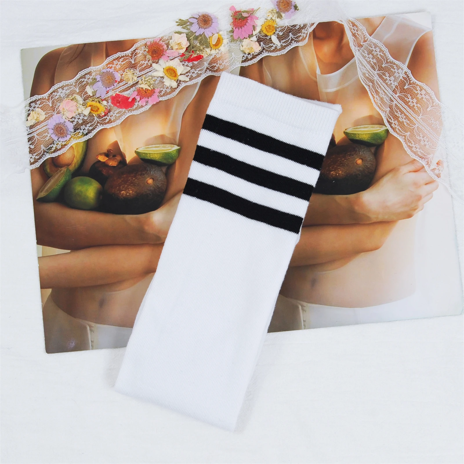 Intgoodluckycc الفخذ العليا الجوارب للنساء القوطي لطيف Kawaii مخطط فوق جوارب طويلة جوارب طويلة إلى الركب