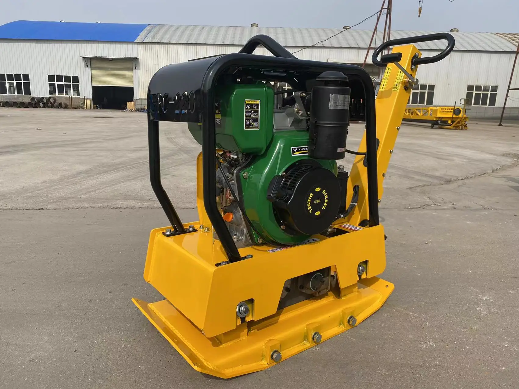 Compactador de placas de 220 kg