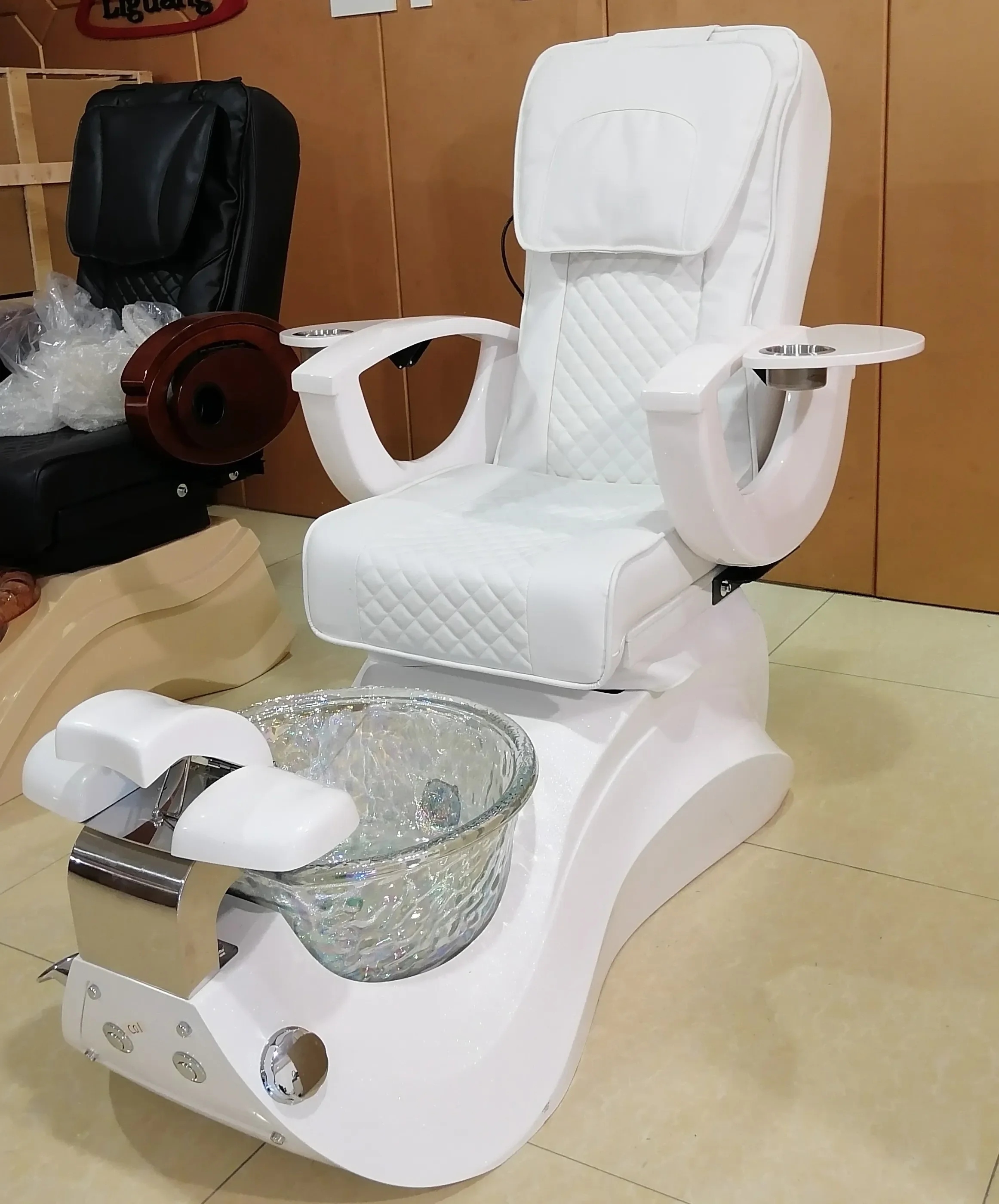 

2023 High Quality Luxury Nail Pedicure Spa Salon Furniture Pink Color Pedicure Stations Massage Pedicure Chair
