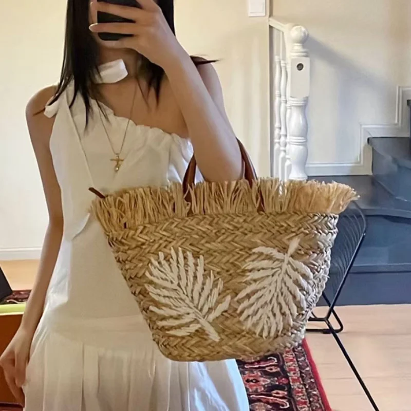 

Large Capacity Embroidered Straw Tote Bag Handwoven Leaf Pattern Shoulderbag Casual Summer Beach Basket Purse Vacation Woven Bag