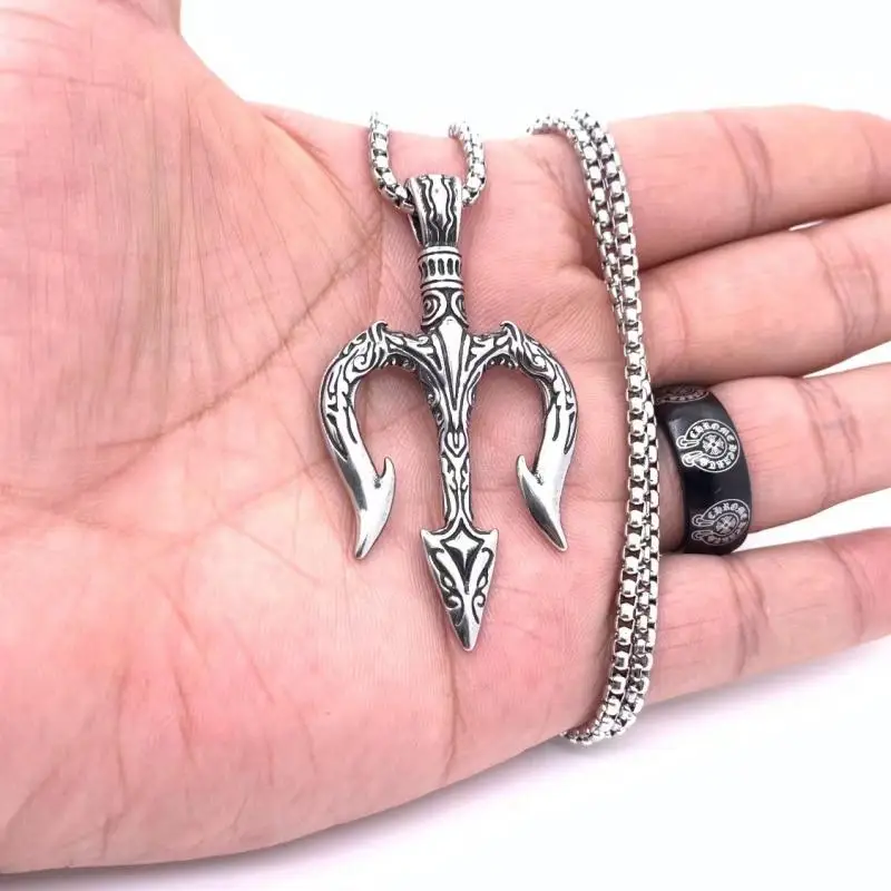 Collana con ciondolo Trident Poseidon con personalità retrò, gioielli con amuleto da preghiera da uomo, regalo unico di tendenza per moto