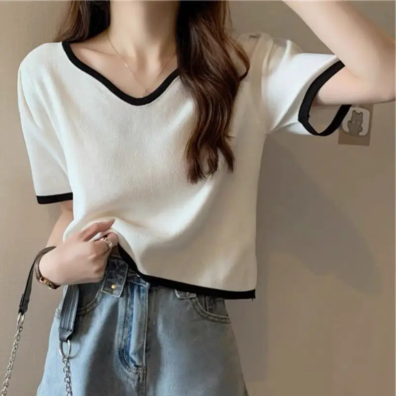 

V Neck Pullover Women's Sweet Top Streetwear Patchwork Bottom T Shirt Y2k Fashion Y2k Clothes Short Sleeved Aesthetic White Tee