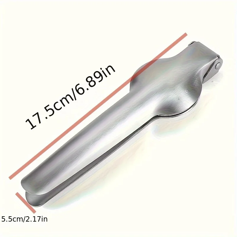 The stainless steel shell opener has a sturdy and wear-resistant texture, making it easy to handle chestnuts and various nuts.