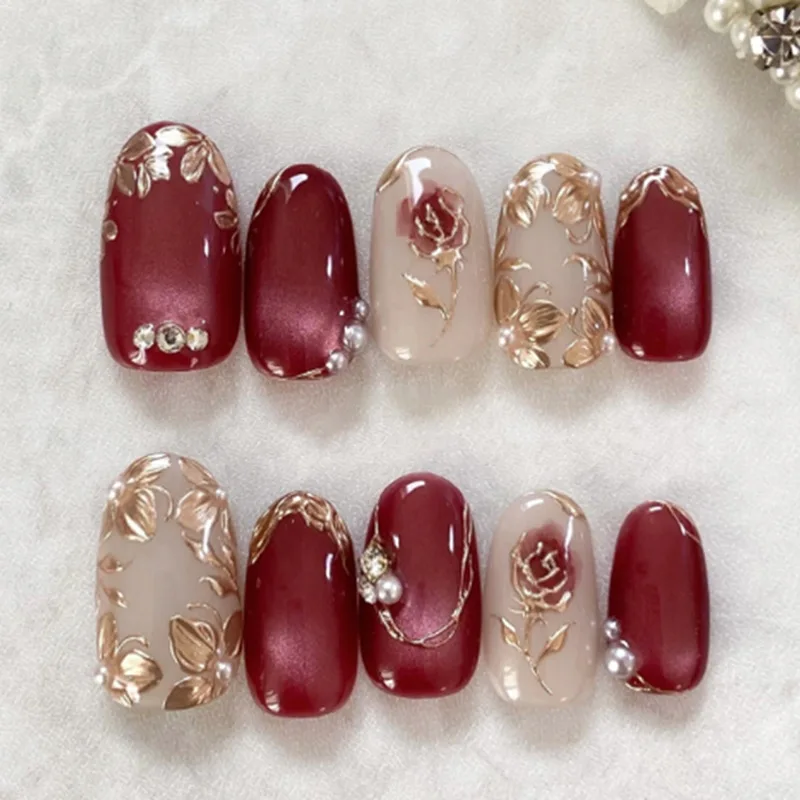 24Pcs Red Cat's Eye Press on-nails Retro Gilded Rose Design Almond Nails Set Short Round Head Wearable False Nails Patch Tool